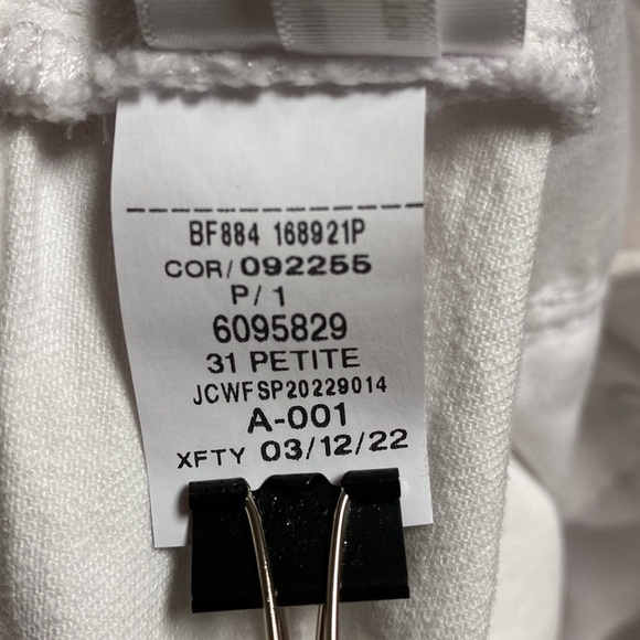 NWT J CREW Essential Straight Jean Sz 31P - Picture 6 of 8